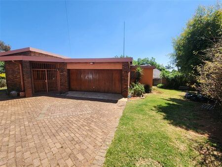 3 Bedroom House in Weltevreden Park