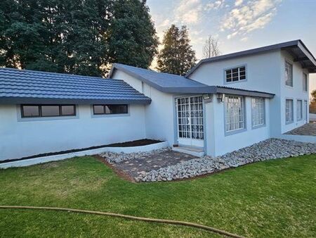 3 Bedroom House in Hekpoort
