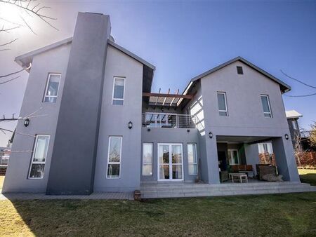 4 Bedroom House in The Hills