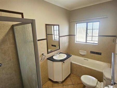2 Bedroom Apartment in Mooikloof Ridge