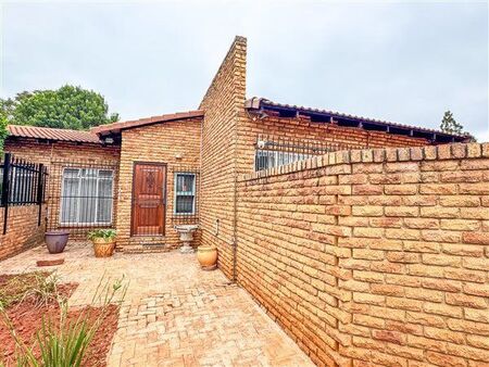 3 Bedroom House in La Montagne