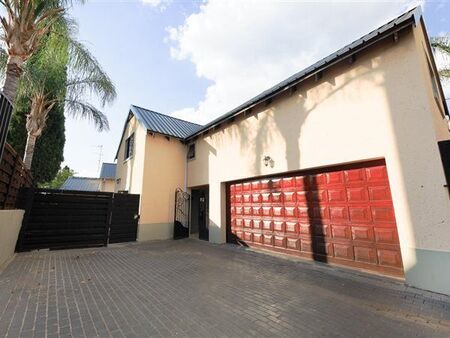 3 Bedroom Townhouse in Equestria
