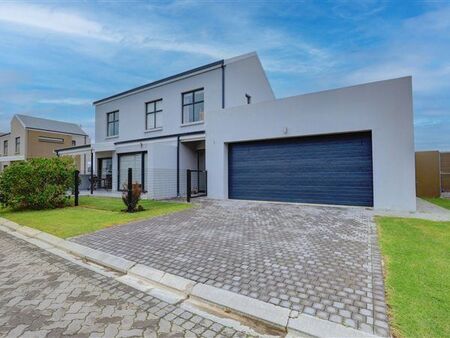 3 Bedroom House in Kraaibosch Park
