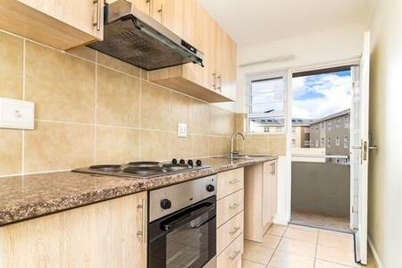 2 Bedroom Apartment in Muizenberg
