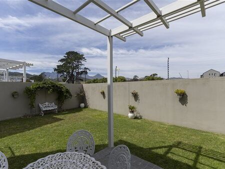 2 Bedroom Duplex in Heritage Park