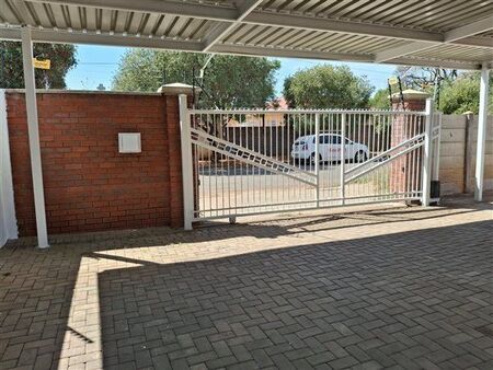 3 Bedroom House in Rhodesdene