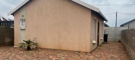2 Bedroom house to rent in Savanna City, Walkerville