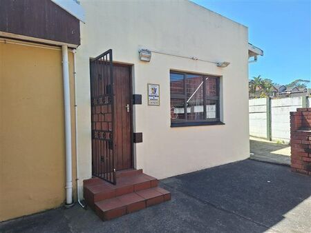 1 Bedroom Apartment in Amalinda