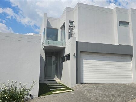 3 Bedroom House in Bryanston
