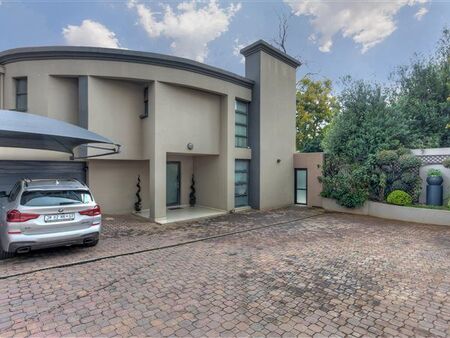 3 Bedroom Cluster in Houghton Estate