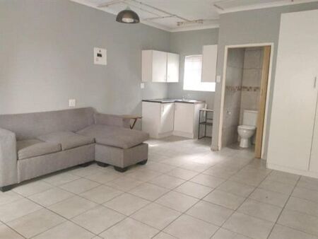 Studio apartment in Kensington