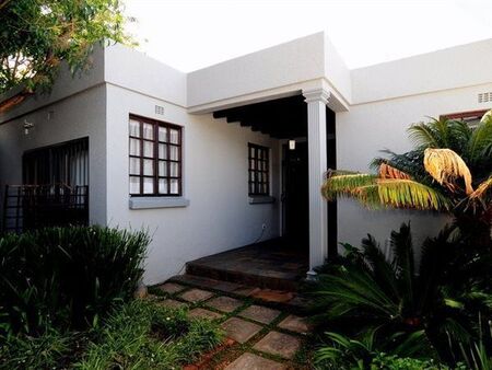 4 Bedroom House in Kensington