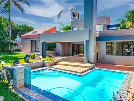 4 Bedroom House in Fourways Gardens