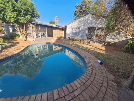 3 Bedroom House in Birchleigh North
