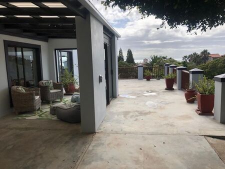 6 Bedroom house to rent in Santareme, St Francis Bay