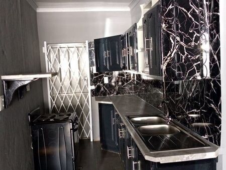 1 Bedroom House in Mondeor