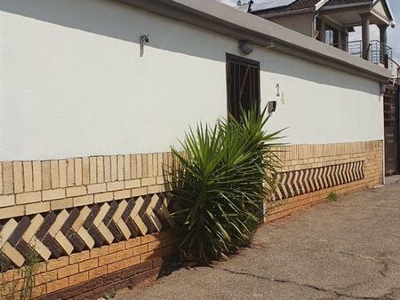 3 Bedroom House in Kensington