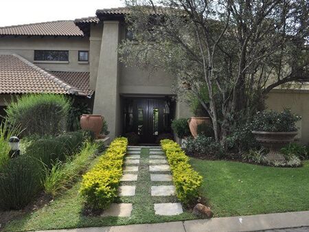 4 Bedroom House in Cedar Lakes