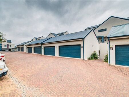 3 Bedroom Apartment in Paulshof