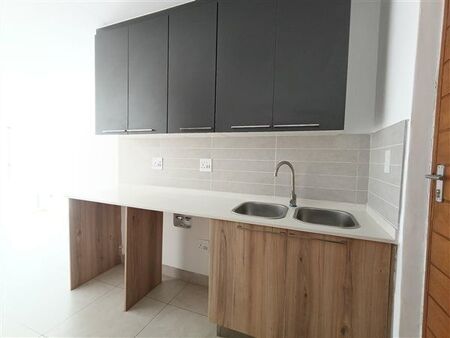 2 Bedroom Apartment in Glen Marais