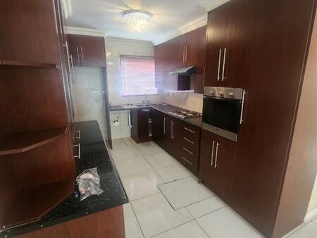 3 Bedroom Townhouse in Oakdene