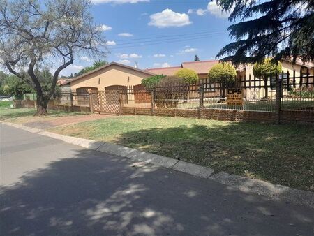 4 Bedroom House in Brackenhurst