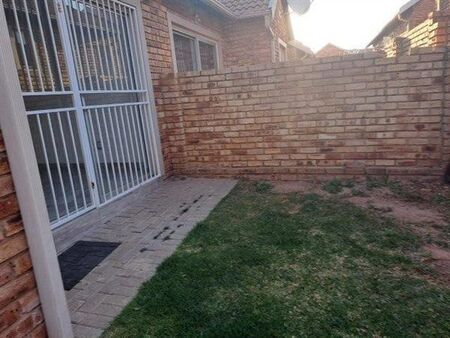 2 Bedroom Townhouse in Kosmosdal