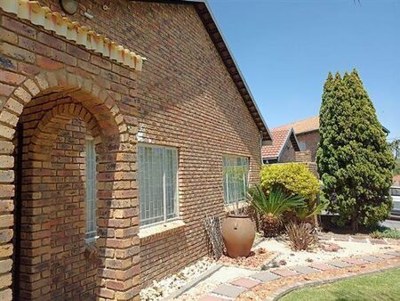 3 Bedroom House in Rooihuiskraal