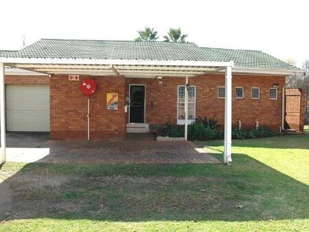 3 Bedroom Townhouse in Bronberrick