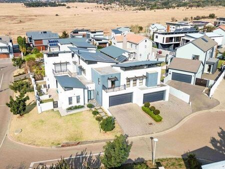 6 Bedroom House in Copperleaf