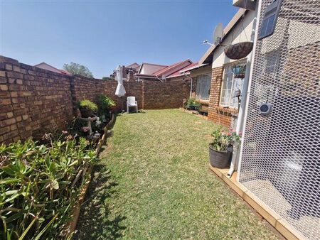 2 Bedroom Townhouse in Eldoraigne