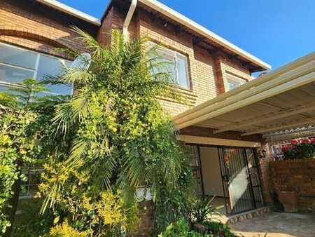 3 Bedroom Townhouse in Zwartkop