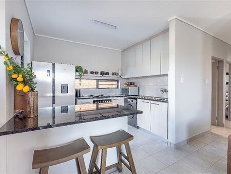 3 Bedroom Simplex in Amberfield