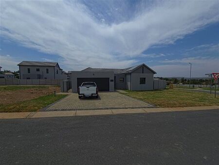 3 Bedroom House in Knopjeslaagte
