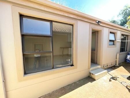 1 Bedroom Townhouse in Die Hoewes
