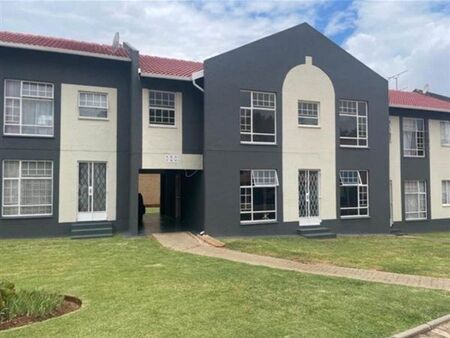 1 Bedroom Apartment in Die Hoewes