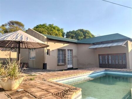 5 Bedroom House in Lyttelton Manor