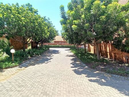2 Bedroom Apartment in Die Hoewes
