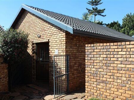 2 Bedroom Townhouse in Zwartkop