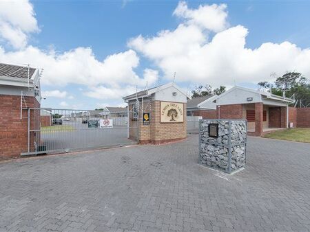 2 Bedroom Townhouse in Lorraine