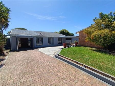 3 Bedroom House in Kabega