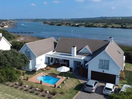5 Bedroom House in St Francis Bay