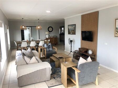 6 Bedroom House in Santareme