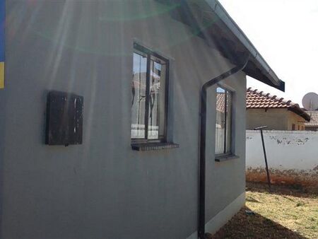 2 Bedroom House in Protea Glen