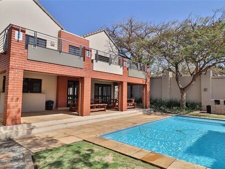 2 Bedroom Apartment in Bryanston