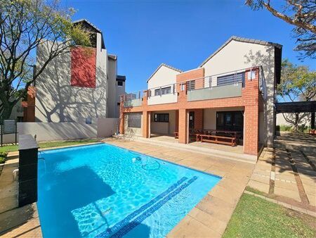 2 Bedroom House in Bryanston