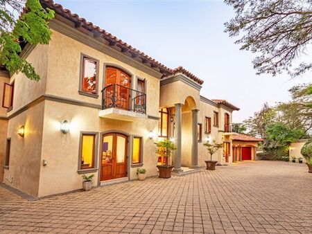 3 Bedroom Cluster in Bryanston East
