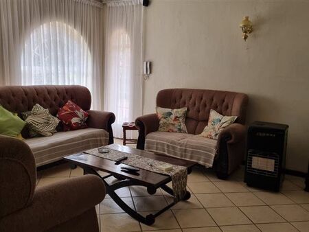 4 Bedroom House in Sundowner