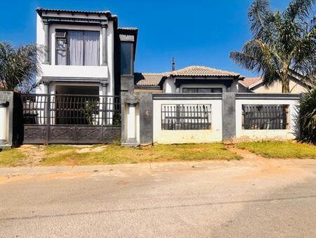 4 Bedroom House in Fleurhof