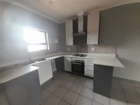 3 Bedroom Apartment in Witpoortjie